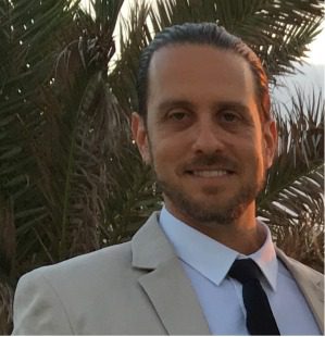 Amir Zur Headshot v2